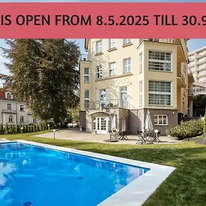 https://akropolis-apart-hotel.karlovyvary-hotels.com